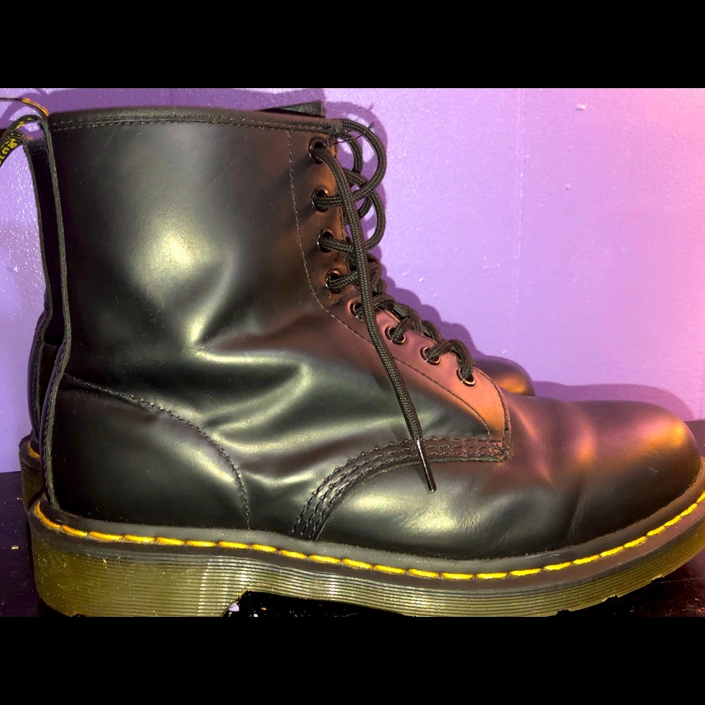 Dr. AirWair Martens. 1460 black smooth.